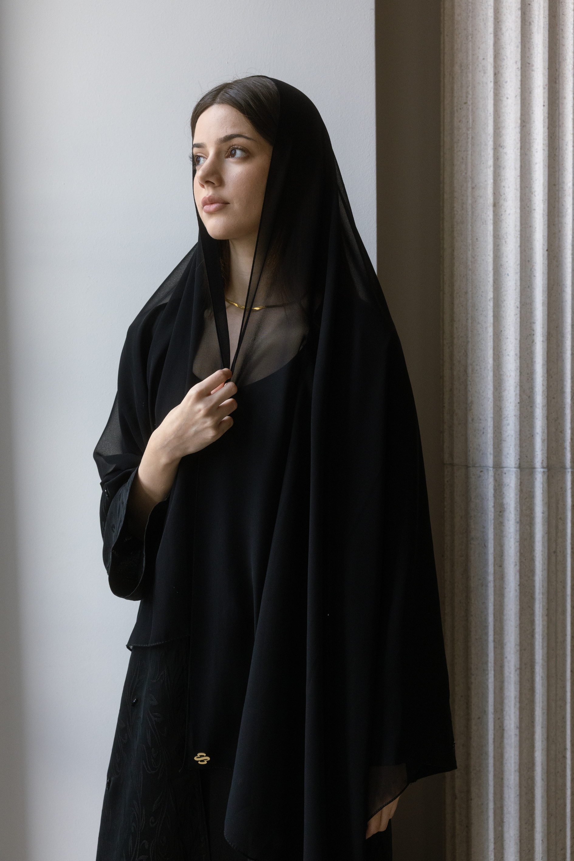 ÉMIRATI Shela in Noir